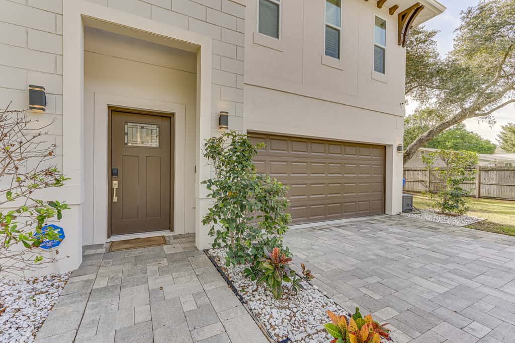 Modern Home | Pet Friendly | Kids Playroom | More!