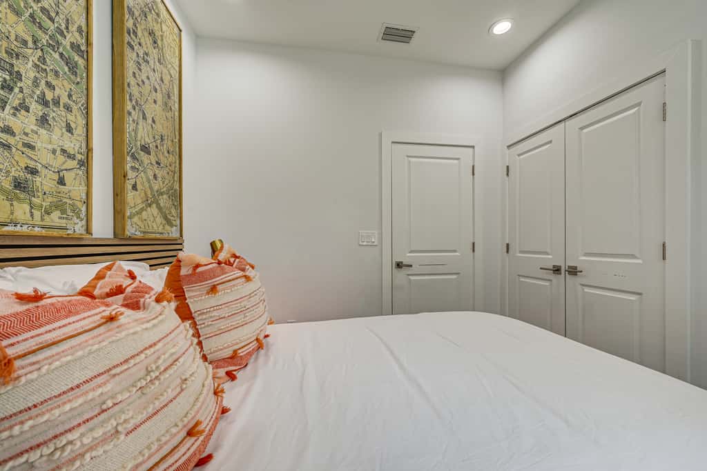 Modern Home | Pet Friendly | Kids Playroom | More!