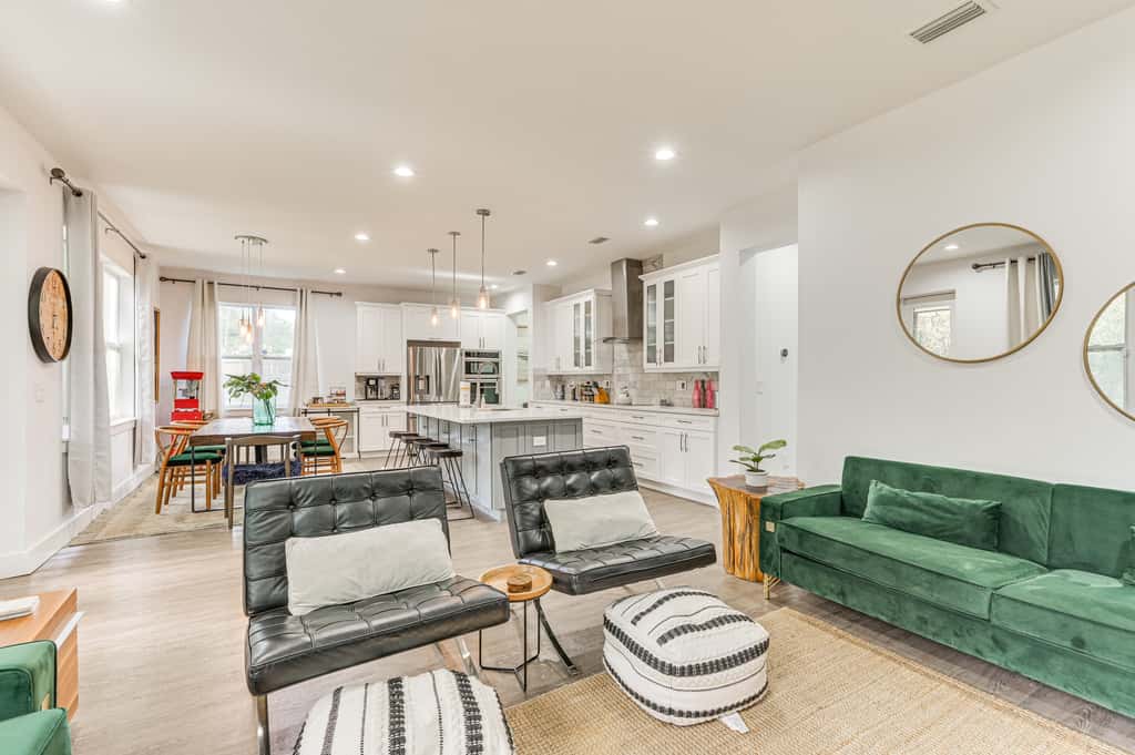 Modern Home | Pet Friendly | Kids Playroom | More!