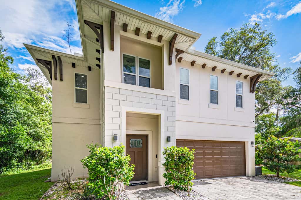 Modern Home | Pet Friendly | Kids Playroom | More!