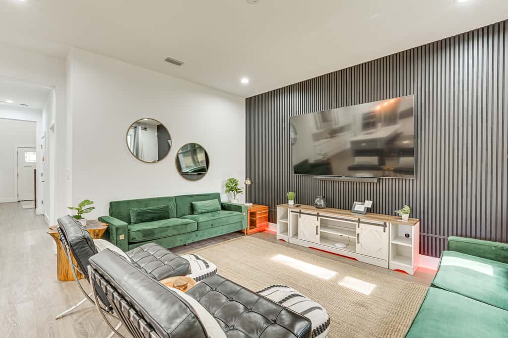 Modern Home | Pet Friendly | Kids Playroom | More!