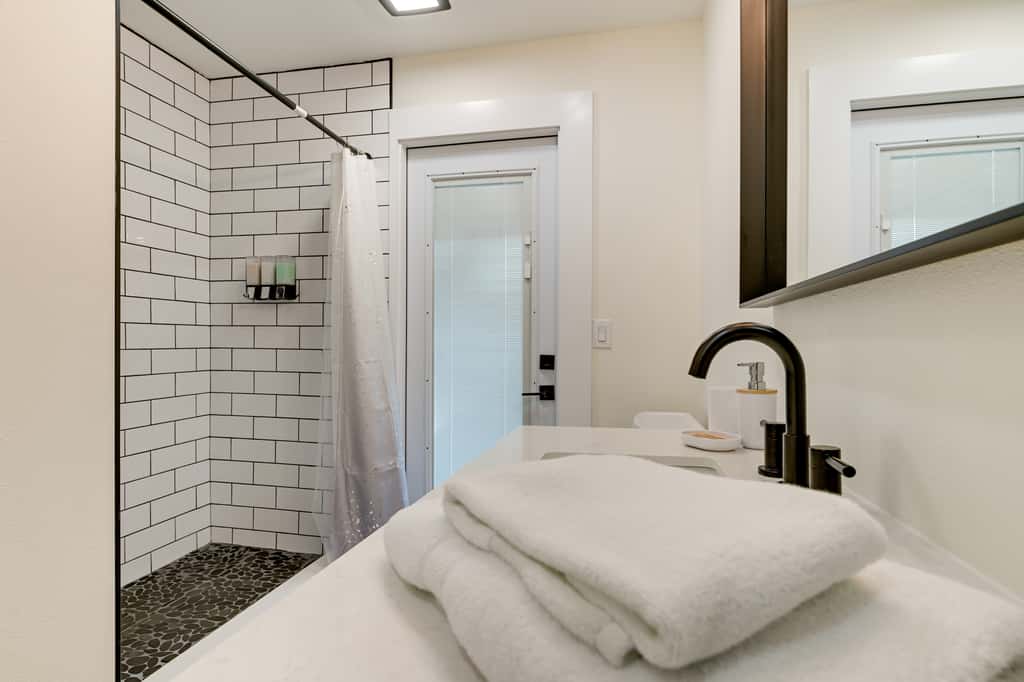 Idyllic Tampa Home w/ Private Pool: 11 Mi to Beach