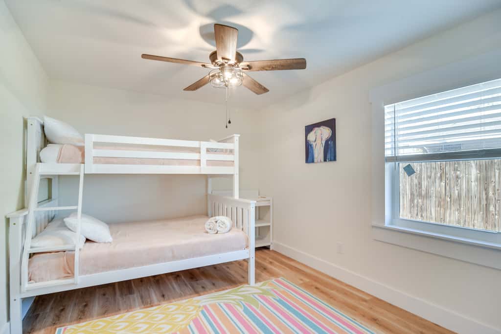 Idyllic Tampa Home w/ Private Pool: 11 Mi to Beach
