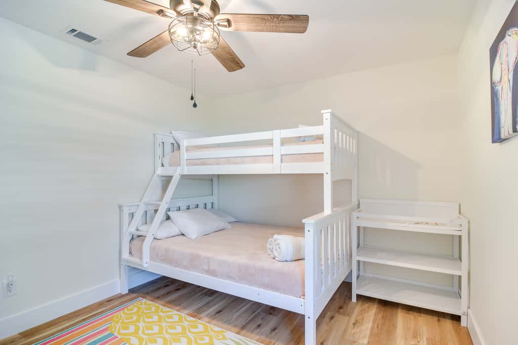 Idyllic Tampa Home w/ Private Pool: 11 Mi to Beach