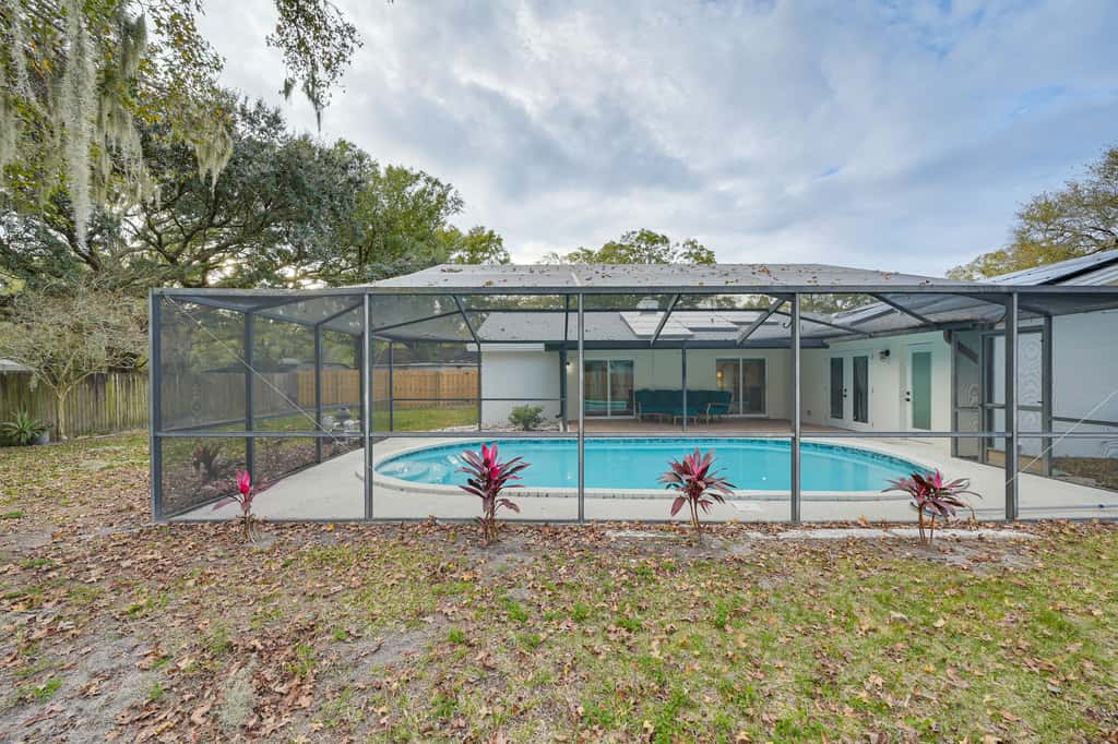 Idyllic Tampa Home w/ Private Pool: 11 Mi to Beach