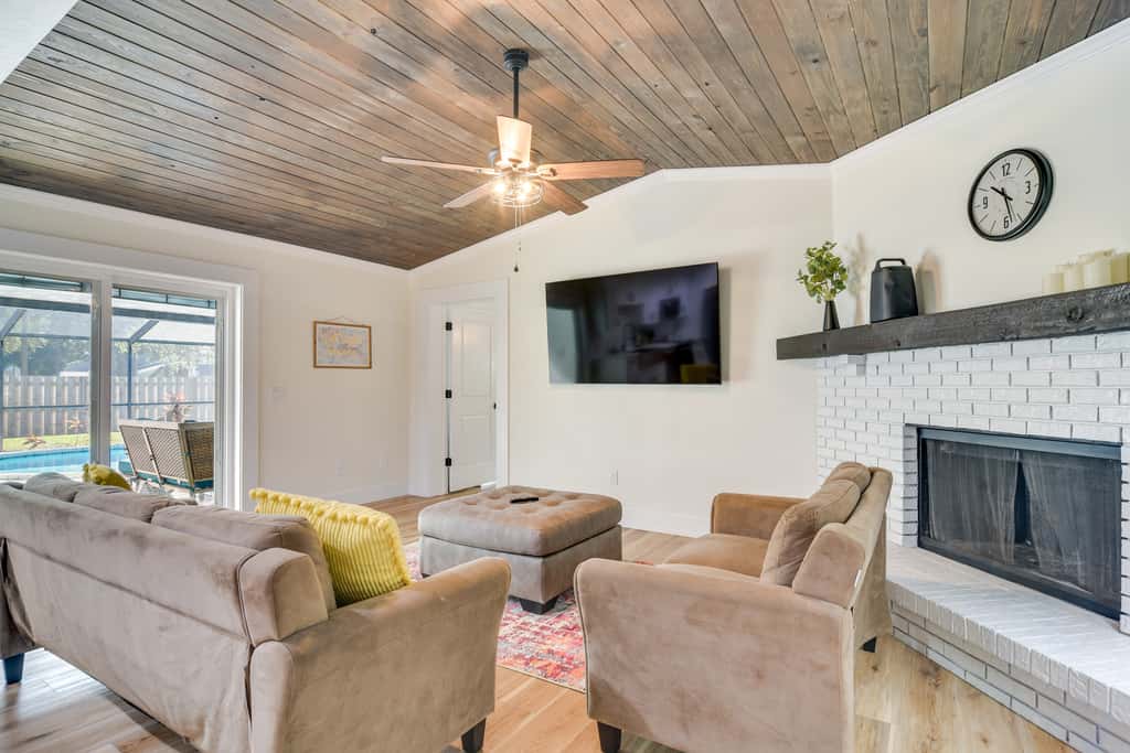 Idyllic Tampa Home w/ Private Pool: 11 Mi to Beach