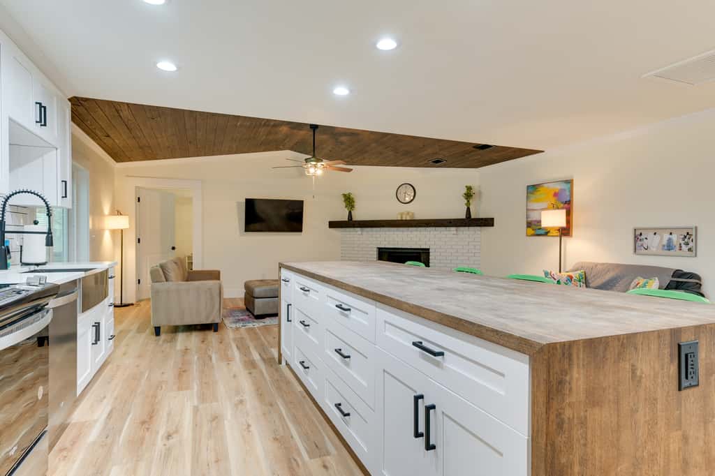 Idyllic Tampa Home w/ Private Pool: 11 Mi to Beach