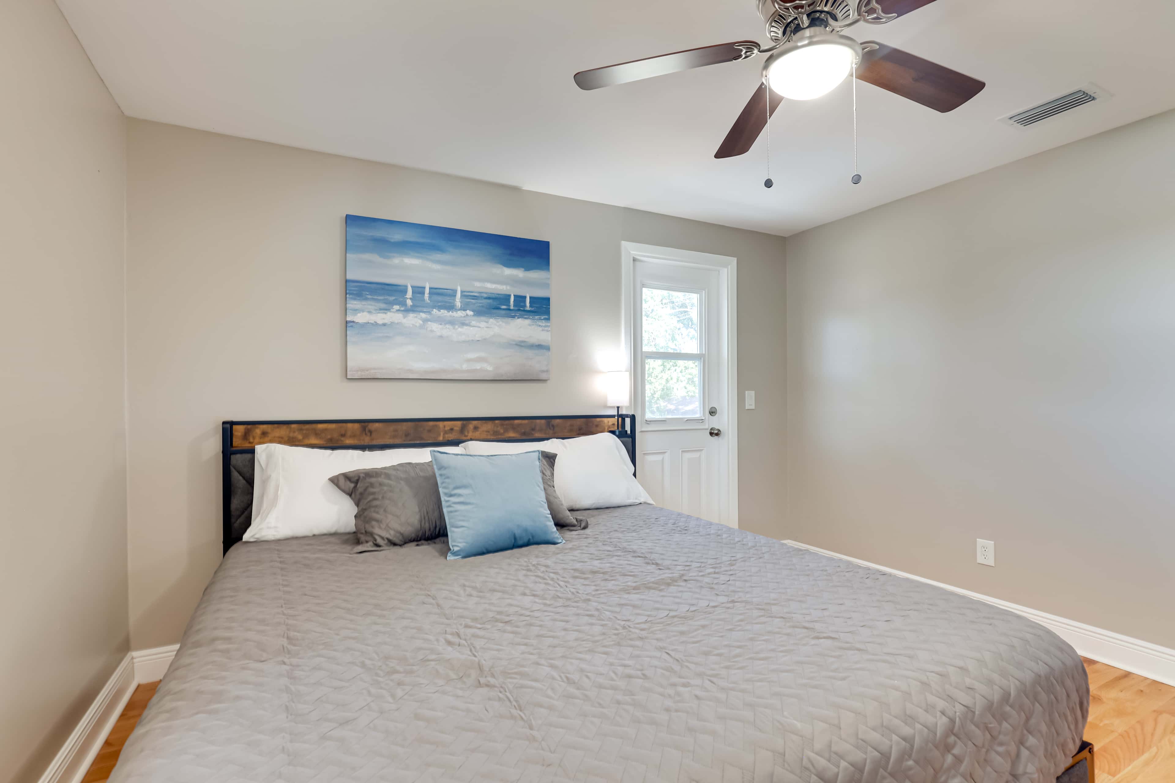 16 Mi to Manatee Viewing! Spacious Tampa Retreat