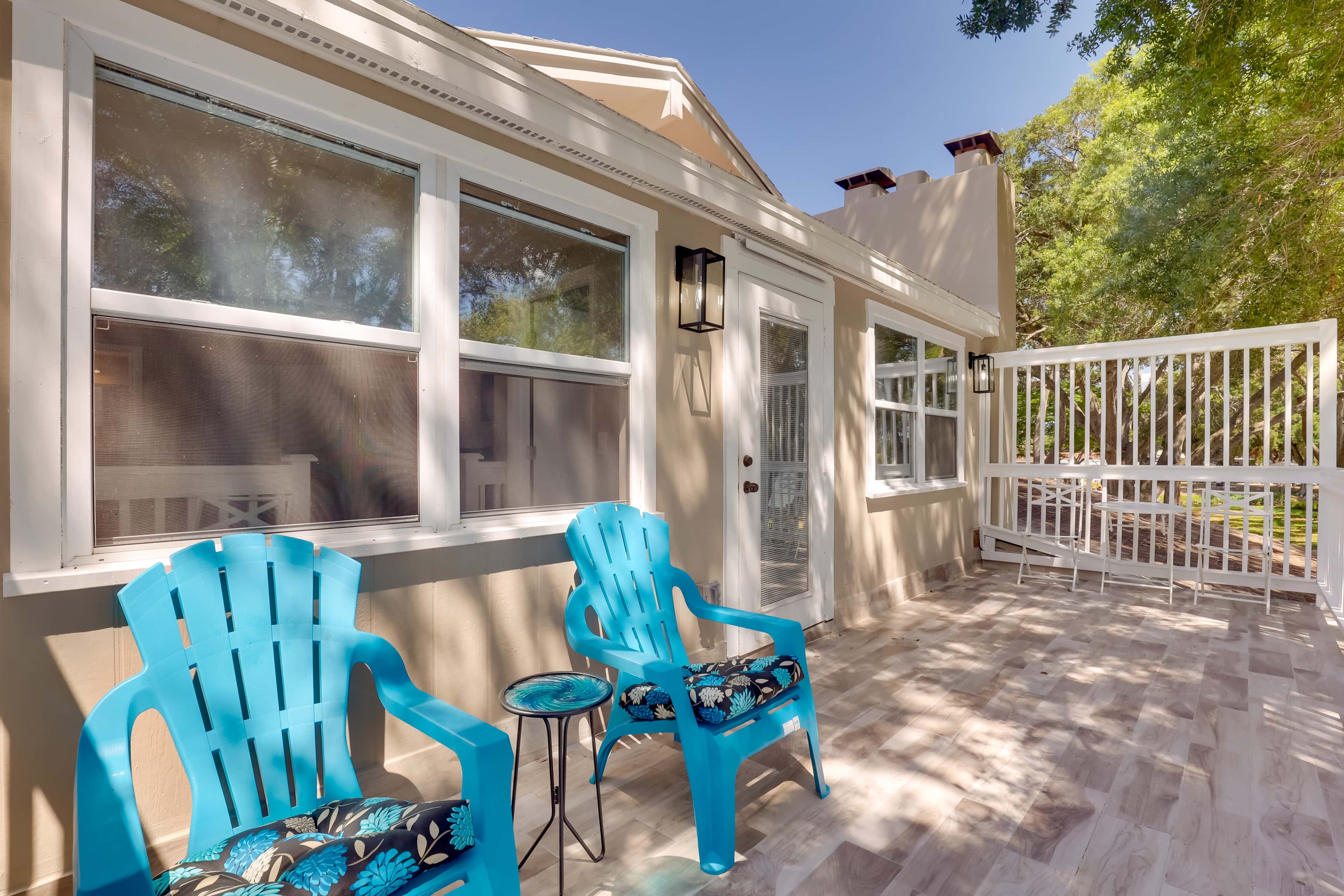 16 Mi to Manatee Viewing! Spacious Tampa Retreat