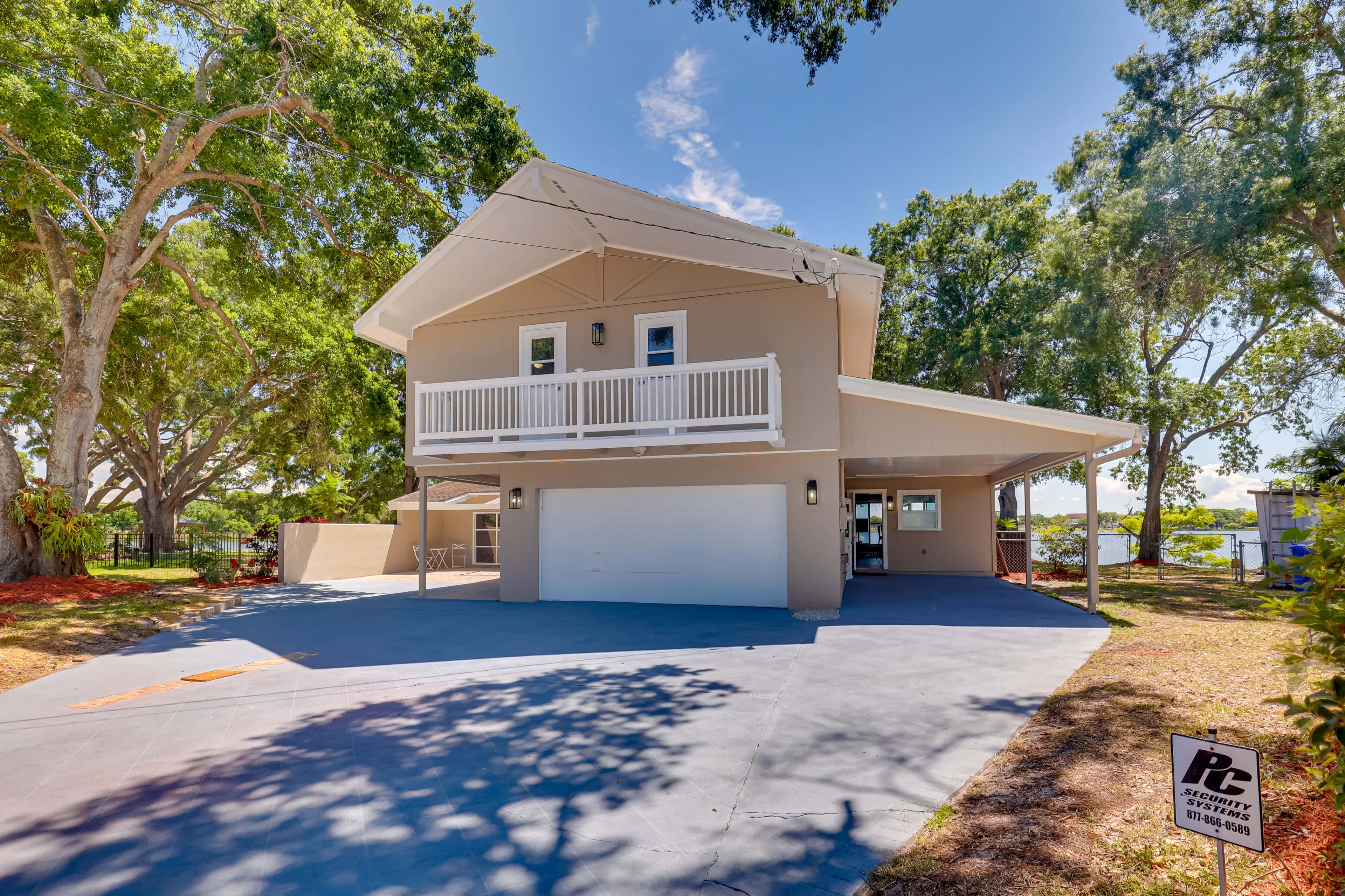 16 Mi to Manatee Viewing! Spacious Tampa Retreat