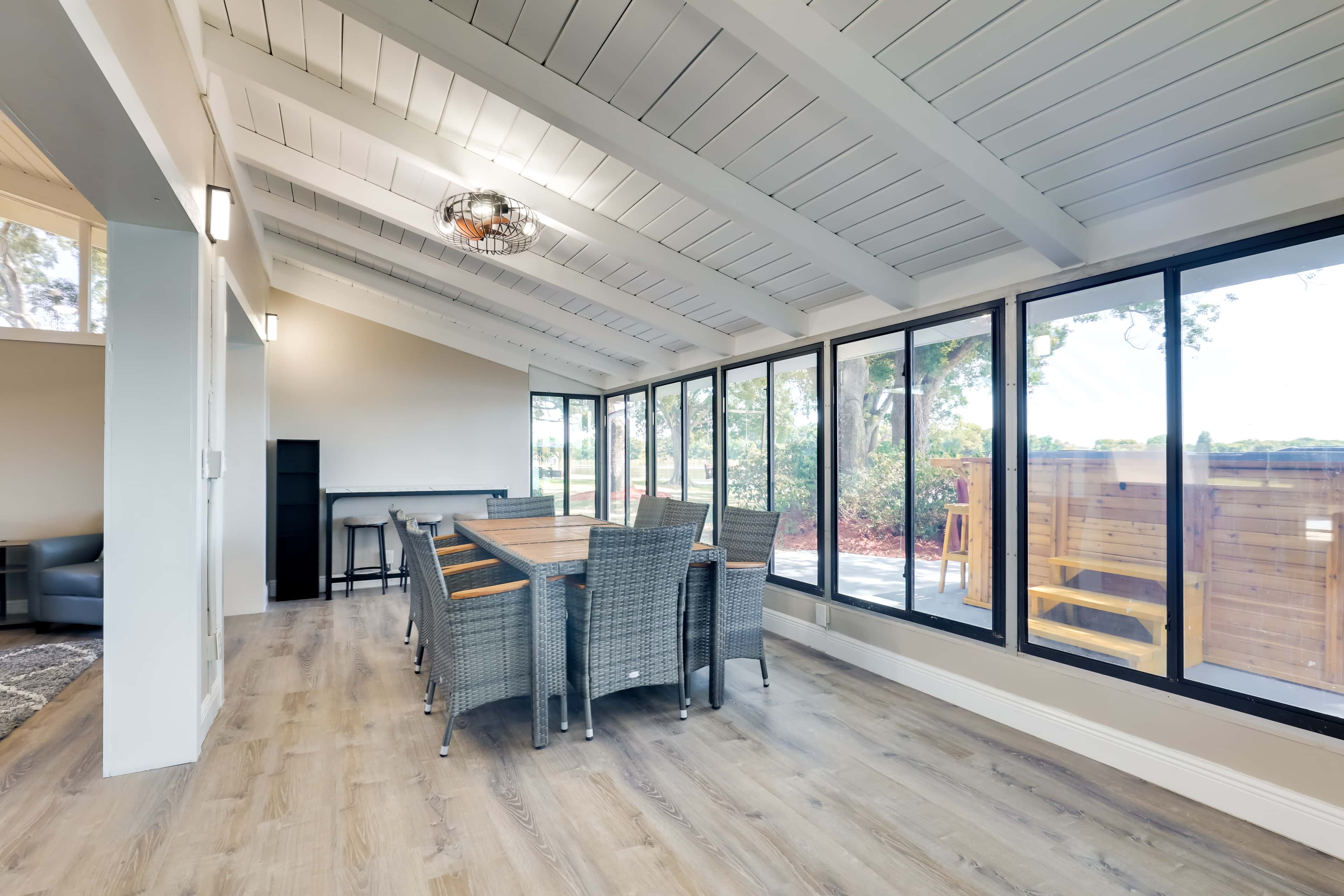 16 Mi to Manatee Viewing! Spacious Tampa Retreat