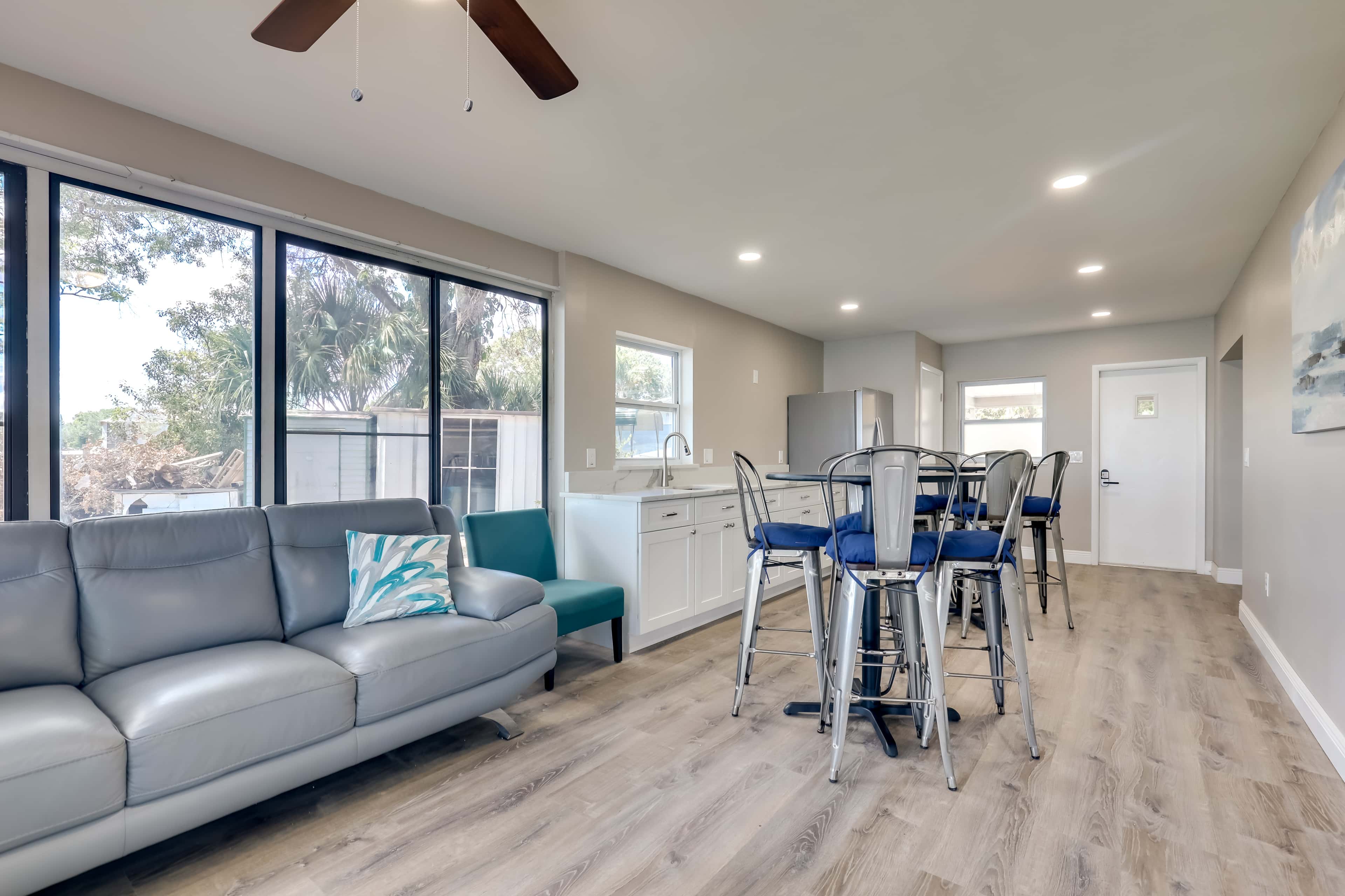 16 Mi to Manatee Viewing! Spacious Tampa Retreat
