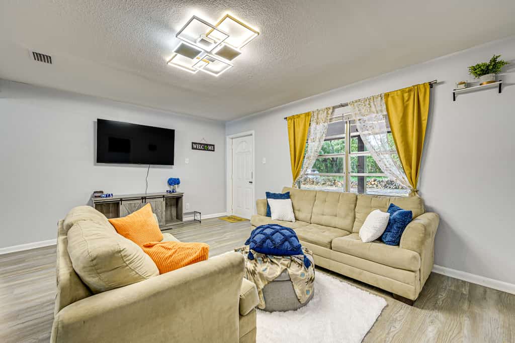 3 Mi to USF: Chic Home w/ Yard in Tampa!