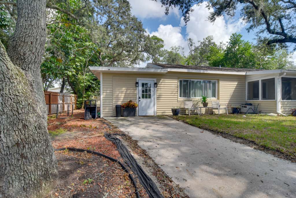 13 Mi to Busch Gardens: Tampa Gem w/ Grill & Yard