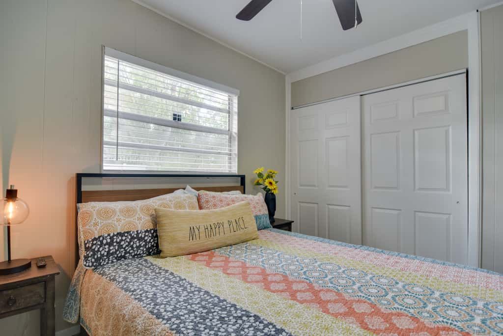 4 Mi to Dtwn: Pet-Friendly Tampa Retreat