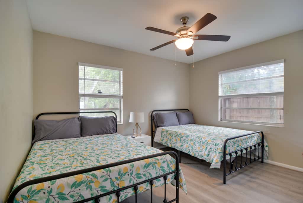 4 Mi to Dtwn: Pet-Friendly Tampa Retreat