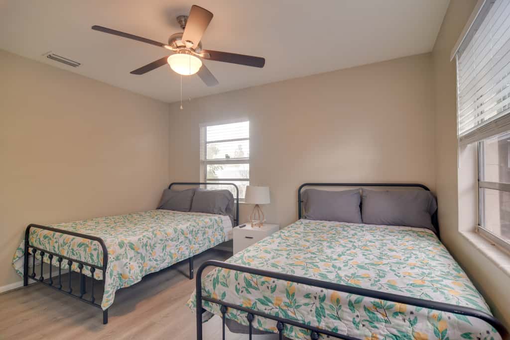 4 Mi to Dtwn: Pet-Friendly Tampa Retreat