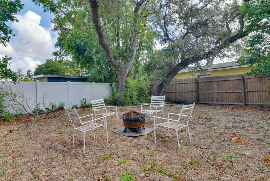 4 Mi to Dtwn: Pet-Friendly Tampa Retreat