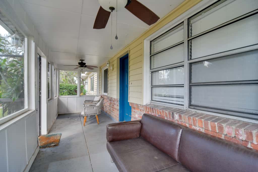 4 Mi to Dtwn: Pet-Friendly Tampa Retreat