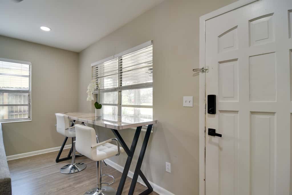 4 Mi to Dtwn: Pet-Friendly Tampa Retreat