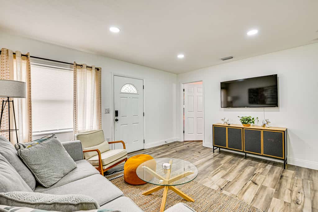 1 Mi to Busch Gardens: Modern Home w/ Private Yard