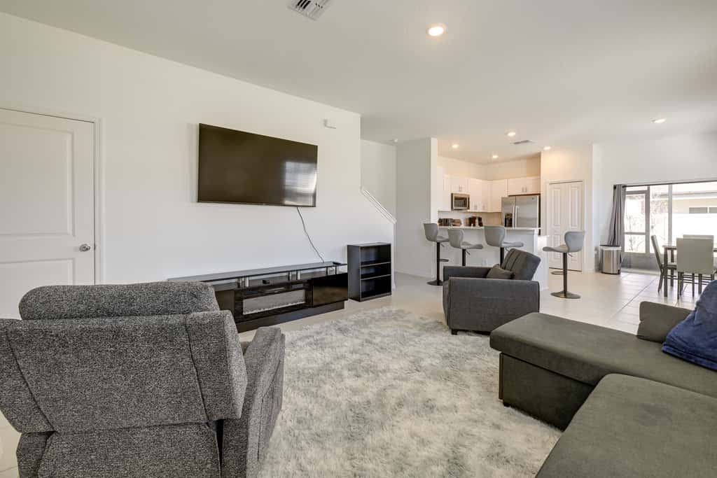 Newly Built Townhome 8 Mi to Manatee Viewing Ctr!