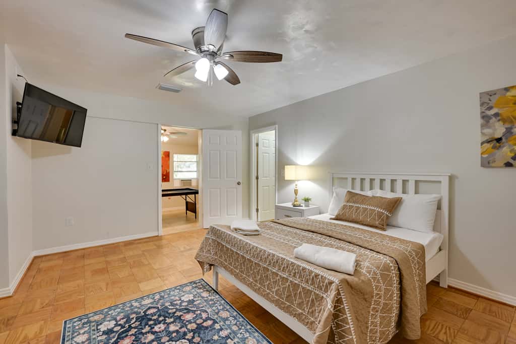 7 Mi to Busch Gardens! Family & Pet-Friendly Home
