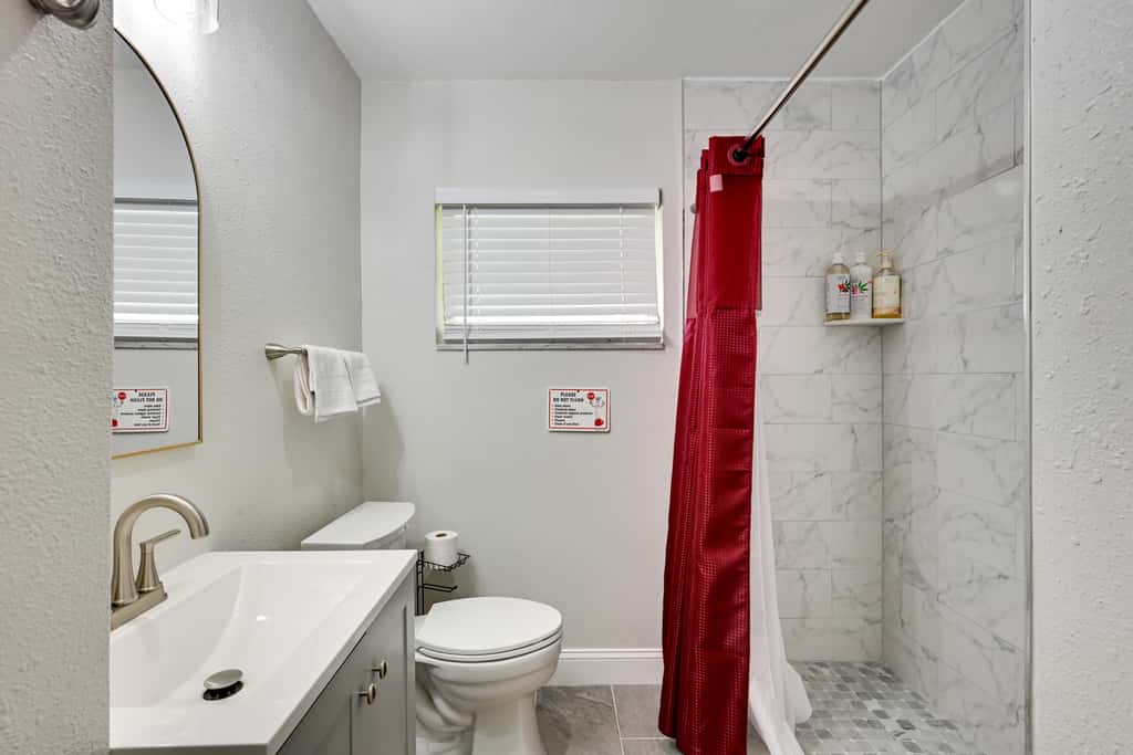 7 Mi to Busch Gardens! Family & Pet-Friendly Home