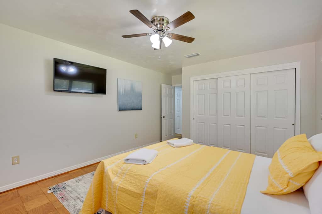 7 Mi to Busch Gardens! Family & Pet-Friendly Home