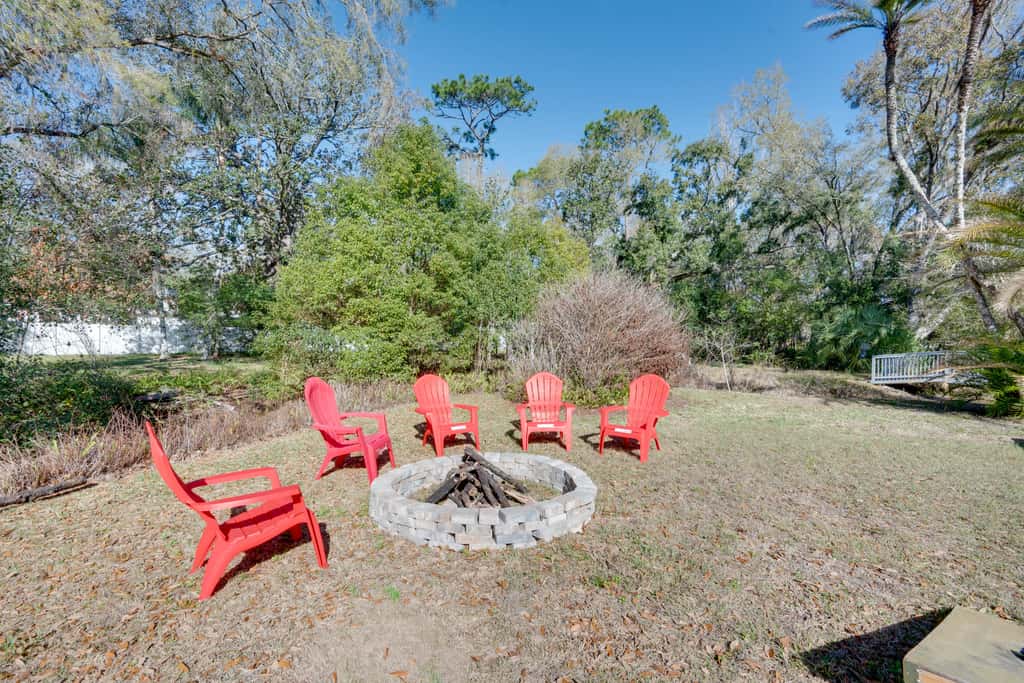 7 Mi to Busch Gardens! Family & Pet-Friendly Home