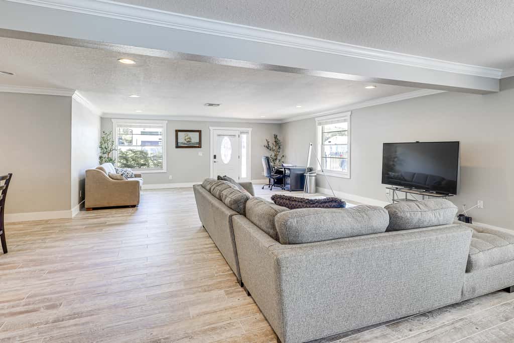 Steps to Bayshore Blvd! snowbird retreat w/ Pool