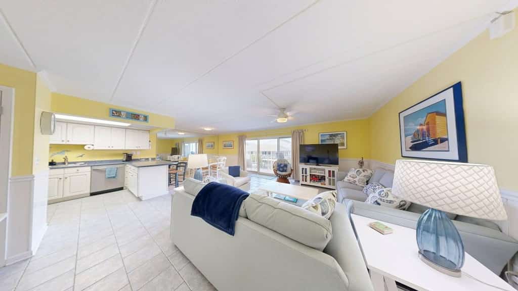 Two bedroom, two bathroom condo ocean block with pool
