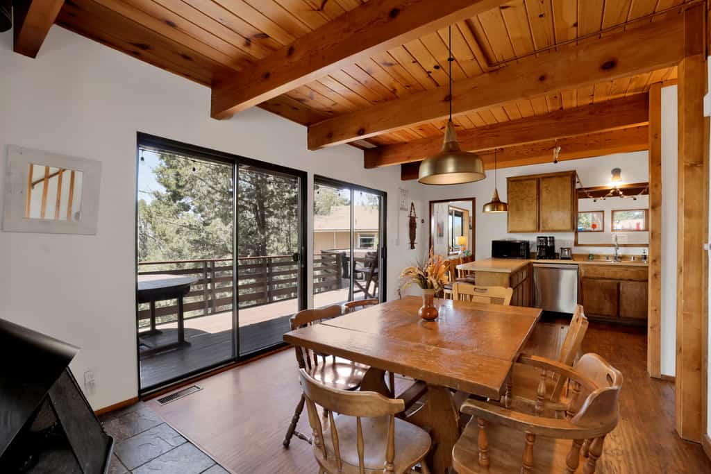 Resting Falcon Retreat / Spa, Mountain Views, Near Bear Mountain