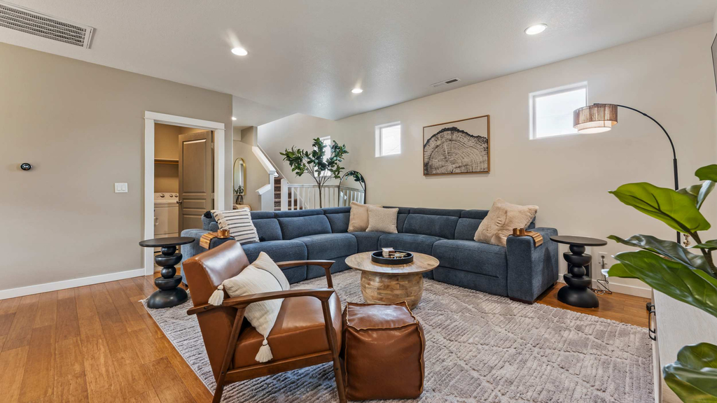 Spacious home centrally located by Autzen Stadium