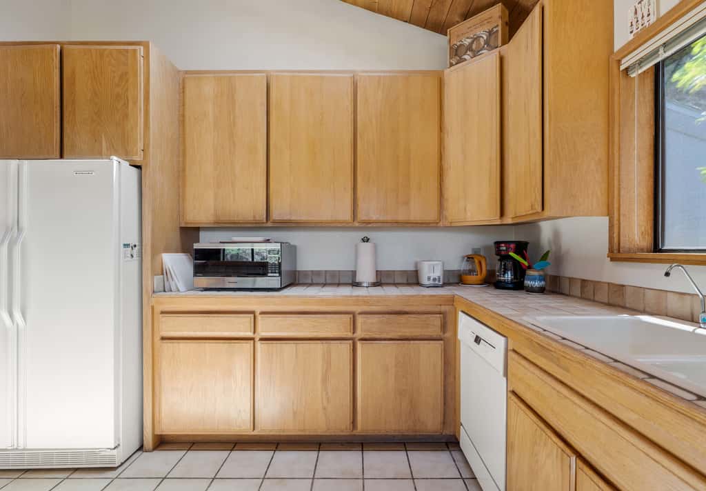 Sunhoma - Bluff-top coastal home with hot tub, ocean views, telescope