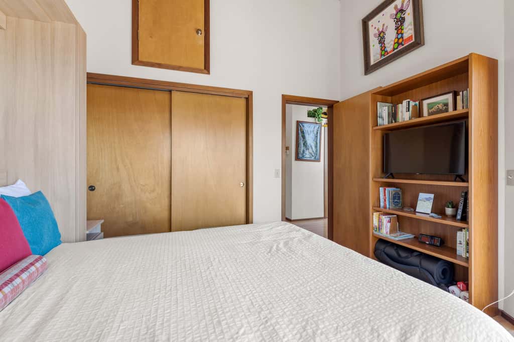 Sunhoma - Bluff-top coastal home with hot tub, ocean views, telescope