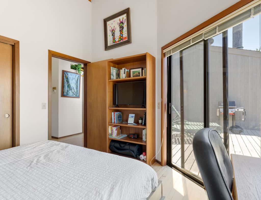 Sunhoma - Bluff-top coastal home with hot tub, ocean views, telescope