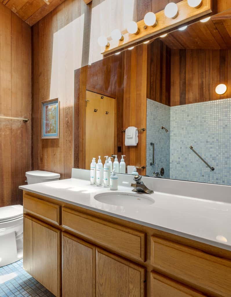 Sunhoma - Bluff-top coastal home with hot tub, ocean views, telescope