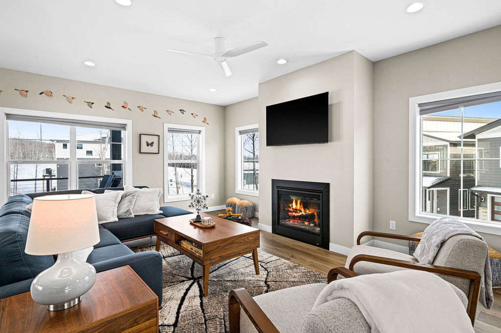 RiverWest White Pine