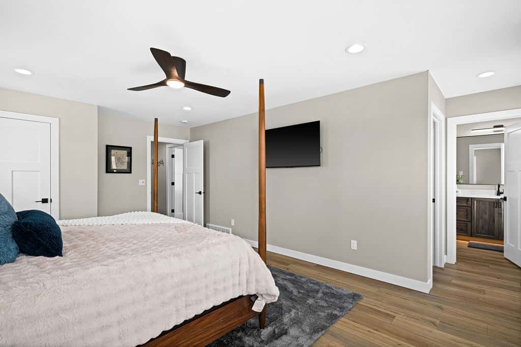 RiverWest White Pine