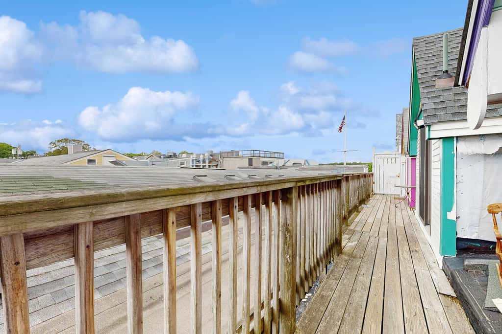 Cozy Downtown Studio - Walk to Ferry & Town