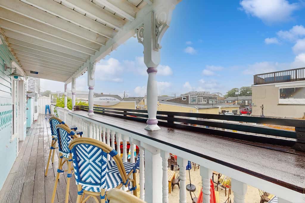 Cozy Downtown Studio - Walk to Ferry & Town
