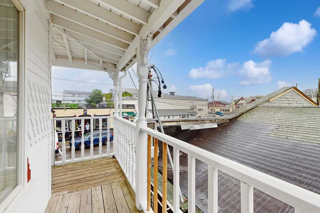 Cozy Downtown Studio - Walk to Ferry & Town