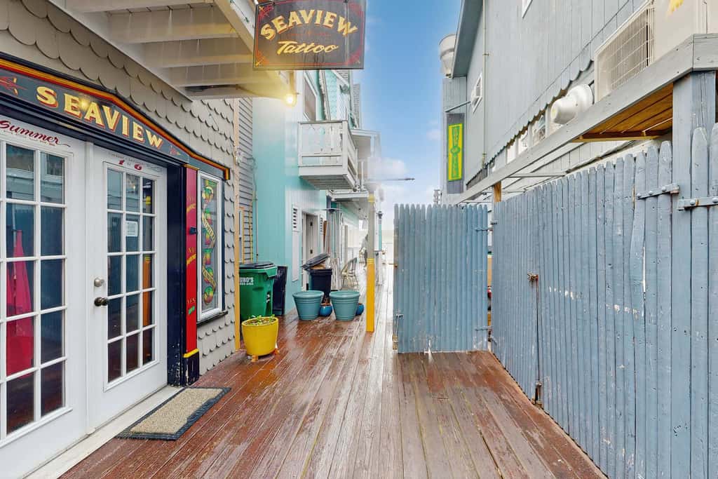 Cozy Downtown Studio - Walk to Ferry & Town