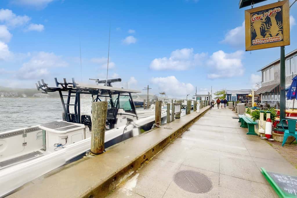 Cozy Downtown Studio - Walk to Ferry & Town