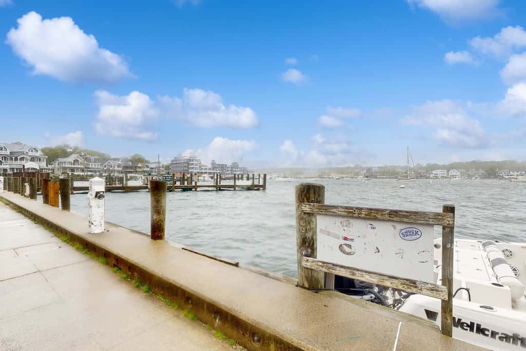 Cozy Downtown Studio - Walk to Ferry & Town