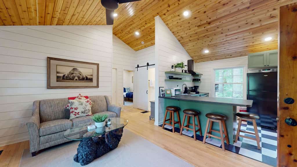 Carol's Rest Lake Cottage