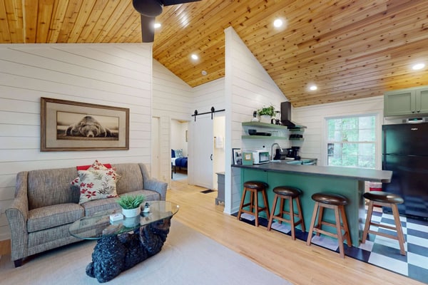 Carol's Rest Lake Cottage