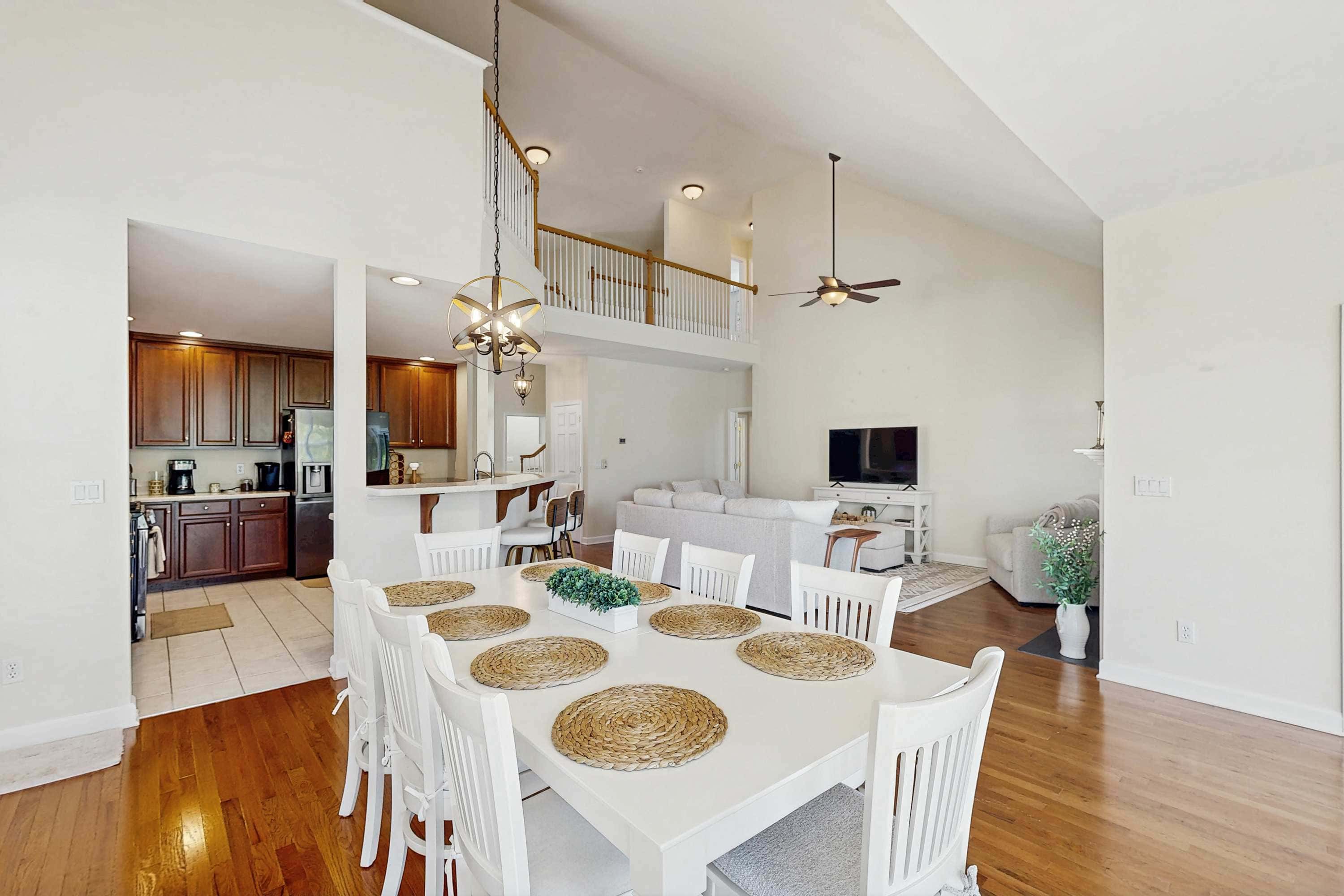 Swann Cove spacious house with community pool