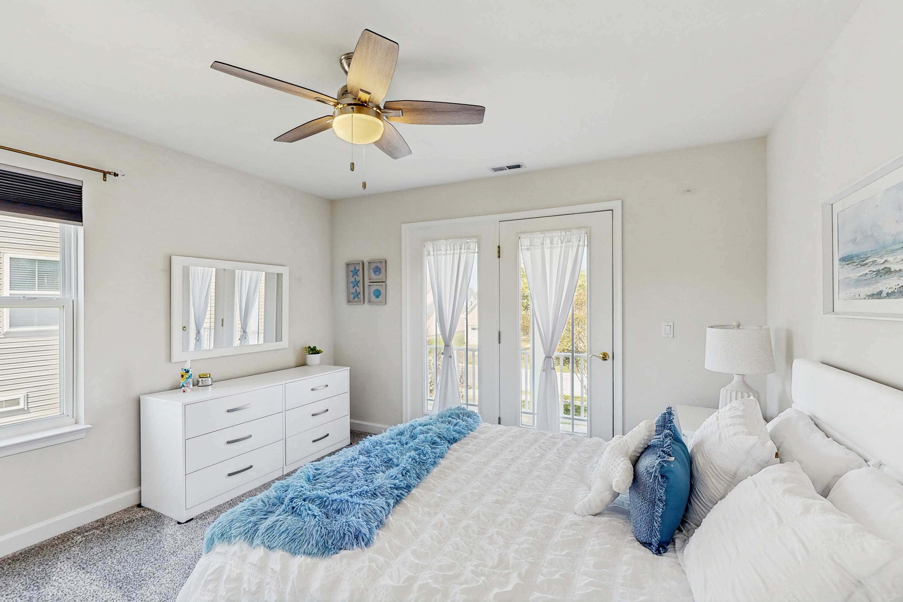 Swann Cove spacious house with community pool
